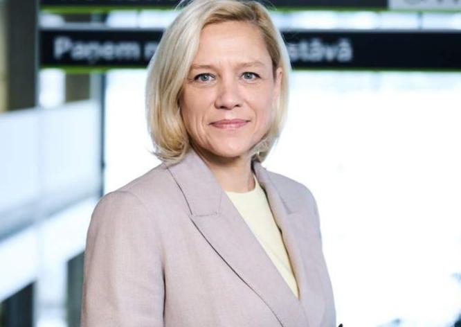 Mēs neskriesim ar pieri sienā