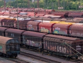 1. ceturksnī būtisks kritums kravu pārvadājumiem pa dzelzceļu un ostās