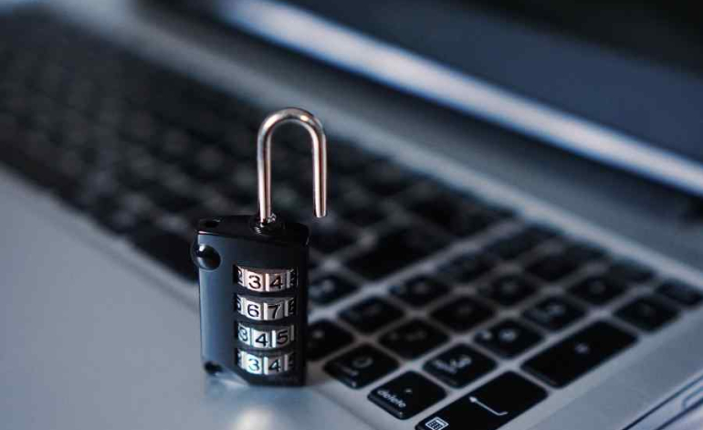 Stājas spēkā jauni noteikumi ES iestāžu kiberdrošības veicināšanai