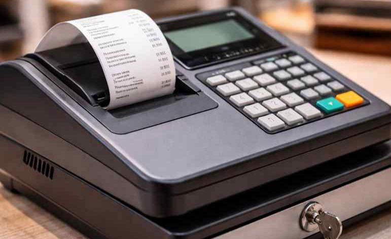 Vai čekā rekvizītus drīkst ierakstīt ar roku?