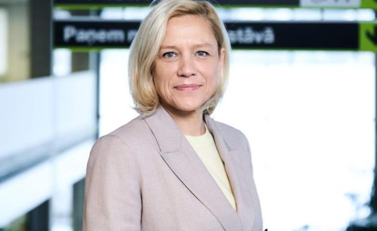 Mēs neskriesim ar pieri sienā